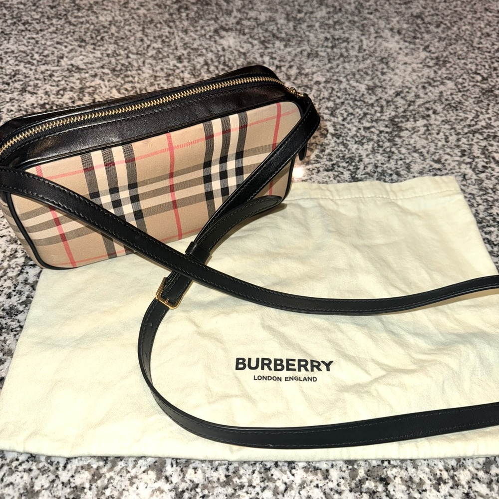 Burberry paid and black leather crossbody
